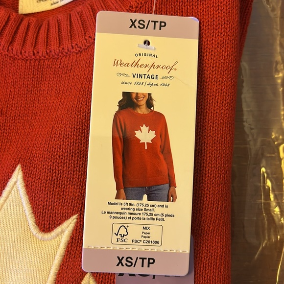 Costco Weatherproof Red Maple Leaf Sweater Size XS - Picture 3 of 4